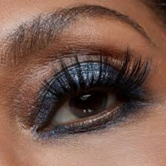 MAC Heartbreaker Lashes - Picture 4 of 9